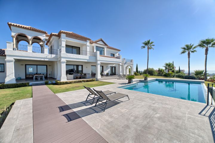 Altavista Benahavis - Luxury villas with mountain and sea views in Benahavis