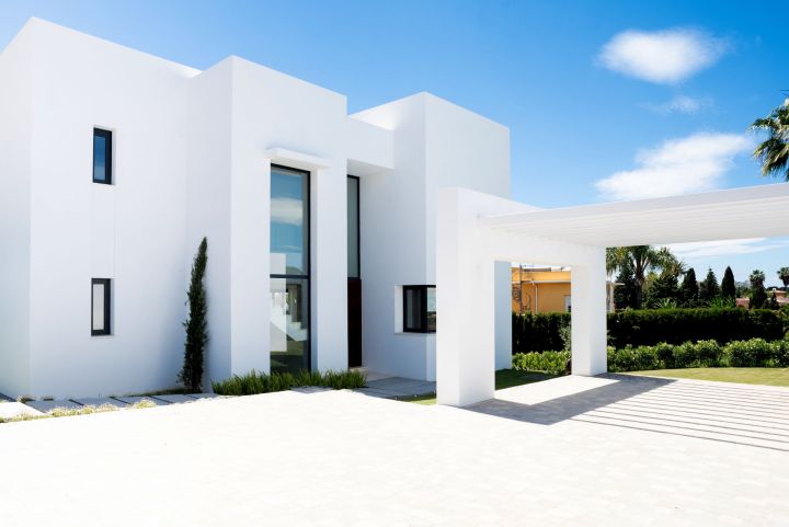 Marina Bay Estepona - Modern apartments steps from Estepona marina and the beach