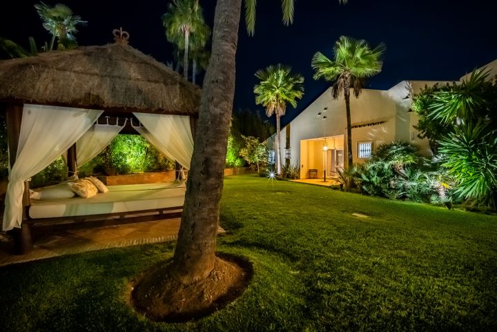 Casiopea 101 - Luxury Property with Modern Design in Los Naranjos