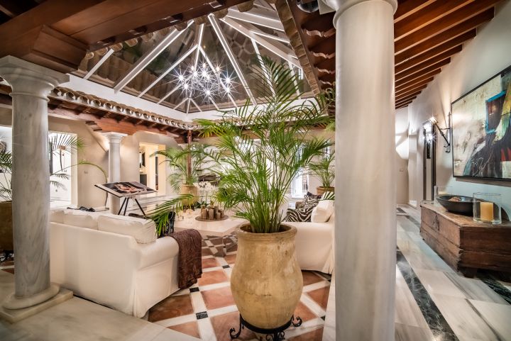 Casiopea 101 - Luxury Property with Modern Design in Los Naranjos