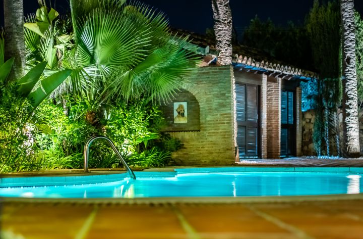 Casiopea 101 - Luxury Property with Modern Design in Los Naranjos