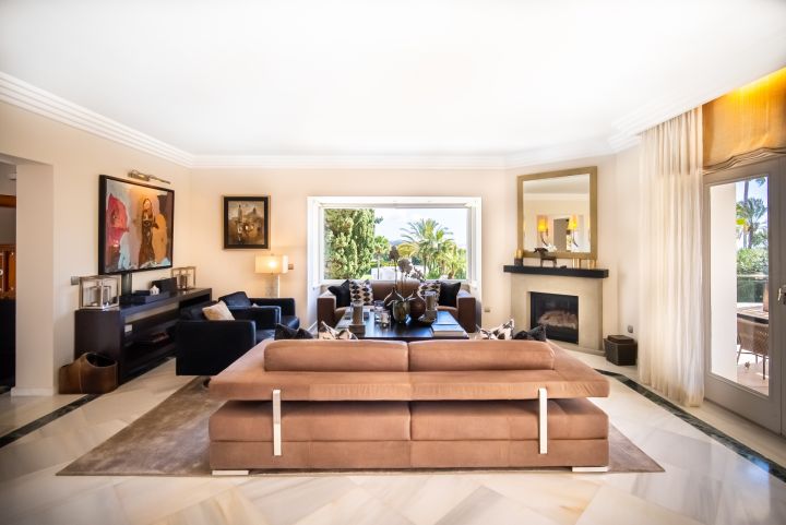 Casiopea 101 - Luxury Property with Modern Design in Los Naranjos