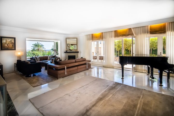 Casiopea 101 - Luxury Property with Modern Design in Los Naranjos