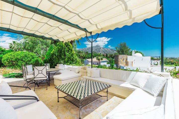 Casiopea 101 - Luxury Property with Modern Design in Los Naranjos