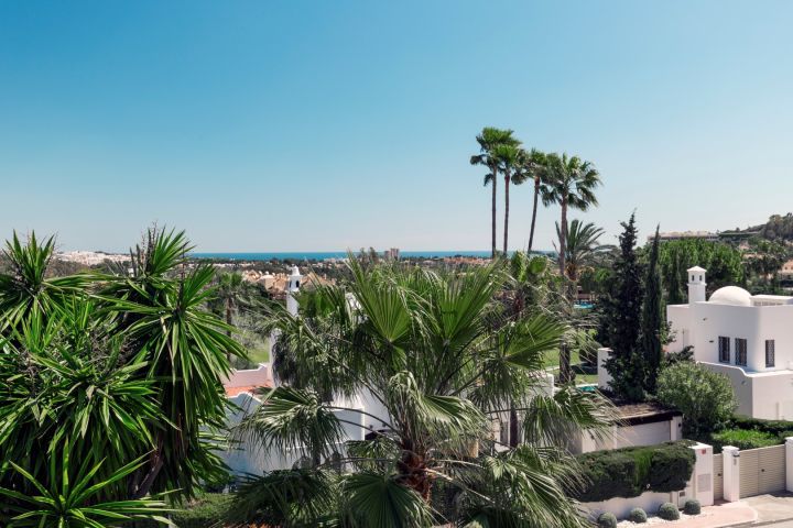 Casiopea 101 - Luxury Property with Modern Design in Los Naranjos