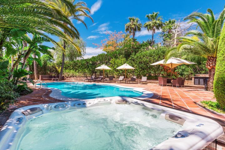 Casiopea 101 - Luxury Property with Modern Design in Los Naranjos