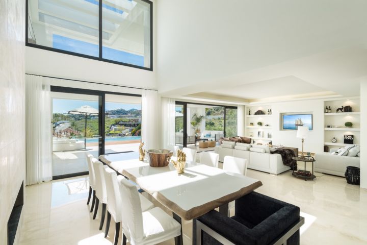 Los Olivos 4 - Contemporary Frontline Golf Proeprty in Nueva Andalucia