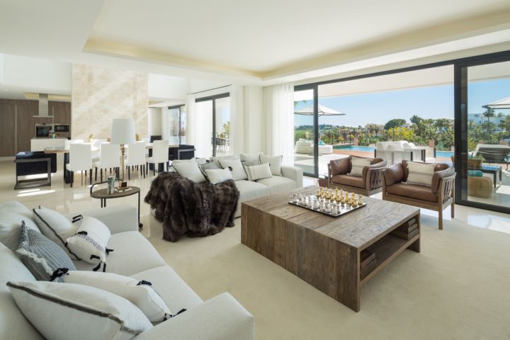 Los Olivos 4 - Contemporary Frontline Golf Proeprty in Nueva Andalucia