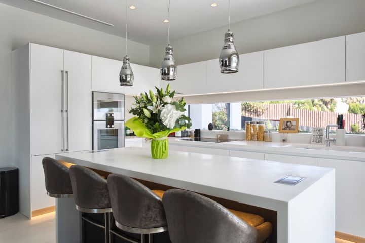 Nagüeles 27 - Spacious Villa with Contemporary Design