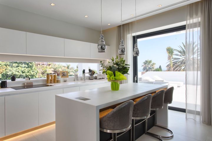 Nagüeles 27 - Spacious Villa with Contemporary Design