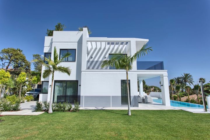 Nagüeles 27 - Spacious Villa with Contemporary Design