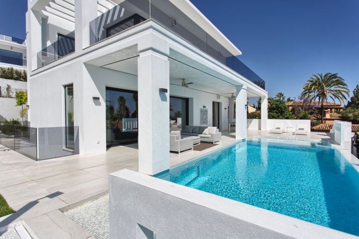Nagüeles 27 - Spacious Villa with Contemporary Design