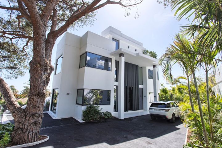 Nagüeles 27 - Spacious Villa with Contemporary Design