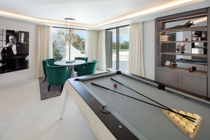 La Toca - Elegant Property with Modern Design in El Herrojo