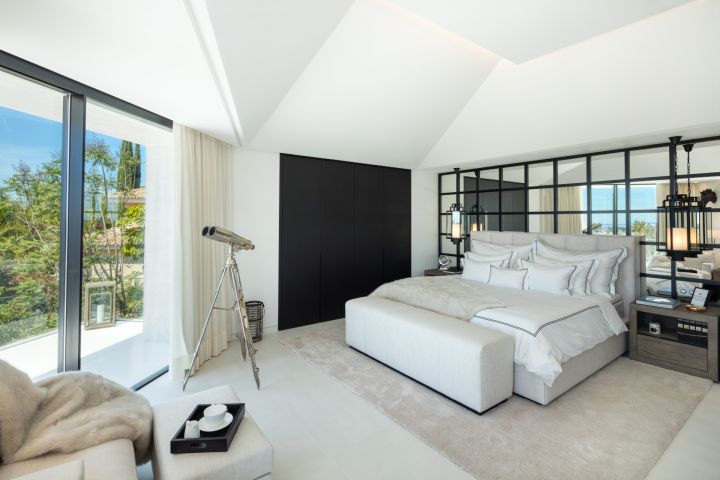 La Toca - Elegant Property with Modern Design in El Herrojo