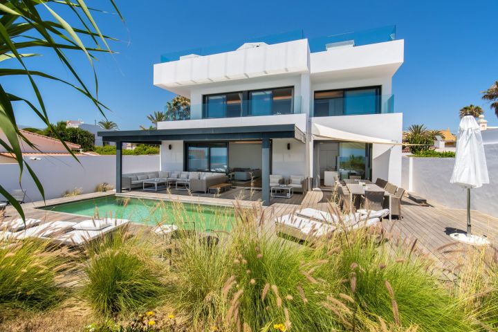 Villa Costabella - Primera línea de playa en Marbella