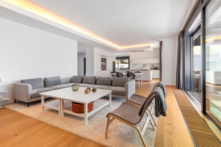 Villa Costabella - Primera línea de playa en Marbella