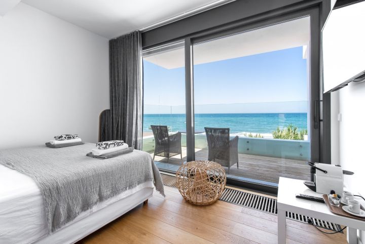 Villa Costabella - Primera línea de playa en Marbella