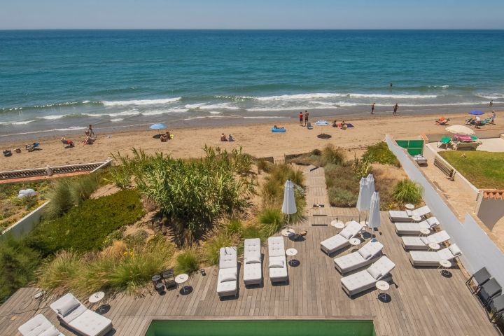Villa Costabella - Primera línea de playa en Marbella