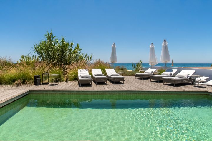 Villa Costabella - Primera línea de playa en Marbella
