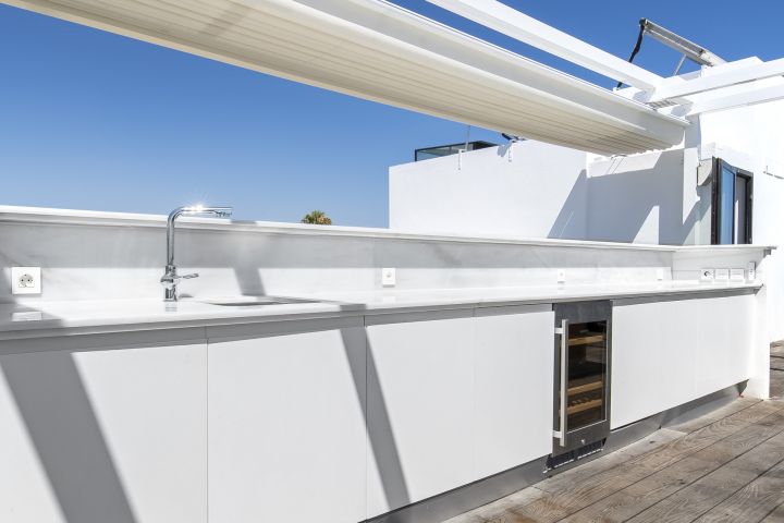 Villa Costabella - Primera línea de playa en Marbella