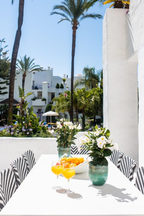 Ground Floor Apartment med 3 sovrum och 3 badrum - Maison contemporaine au design moderne à Alhambra del Mar