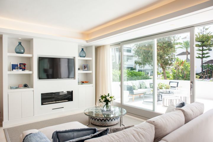 Ground Floor Apartment med 3 sovrum och 3 badrum - Maison contemporaine au design moderne à Alhambra del Mar