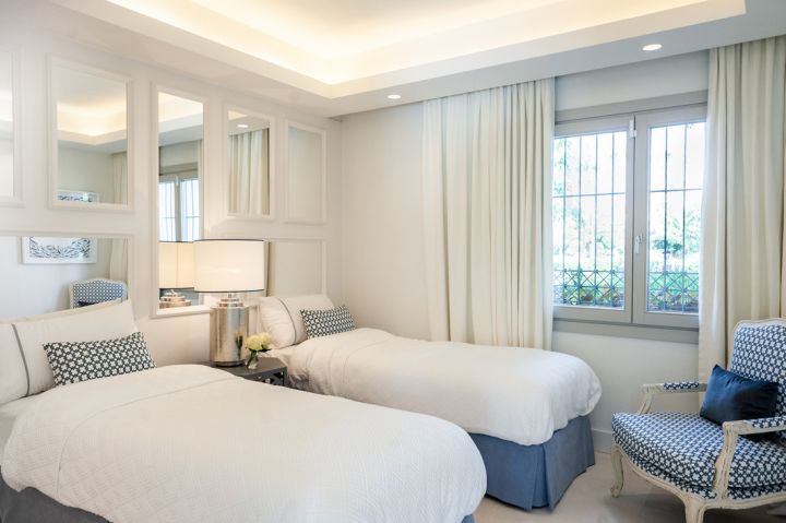 Ground Floor Apartment med 3 sovrum och 3 badrum - Maison contemporaine au design moderne à Alhambra del Mar