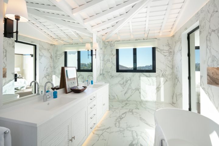 Villa Elba - Home with Andalusian Charm in Los Naranjos Golf