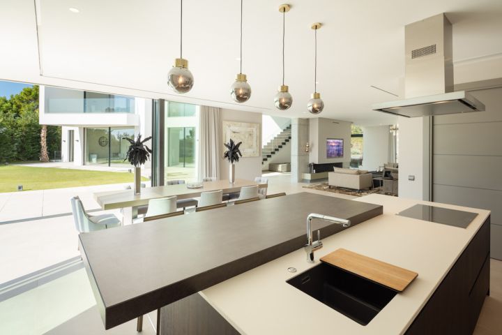 Madroñal 2 - Spacious Modern Home Frontline Golf