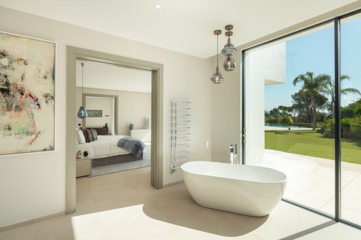 Madroñal 2 - Spacious Modern Home Frontline Golf