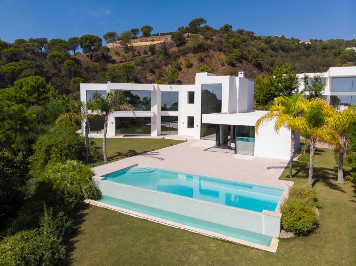 Madroñal 2 - Spacious Modern Home Frontline Golf