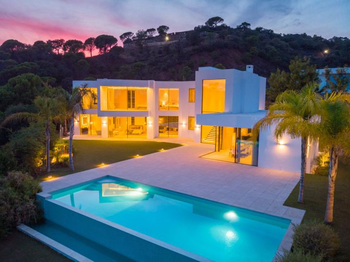 Madroñal 2 - Spacious Modern Home Frontline Golf