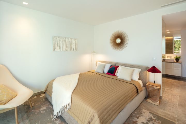 Villa con 5 dormitorios y 5 baños - Casa moderna a medida con diseño moderno