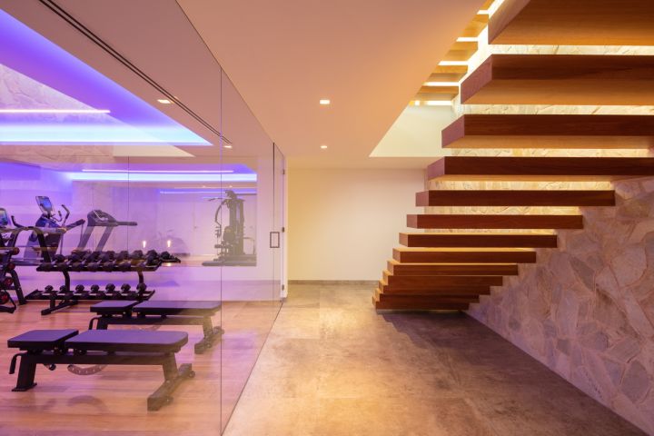 Villa con 5 dormitorios y 5 baños - Casa moderna a medida con diseño moderno