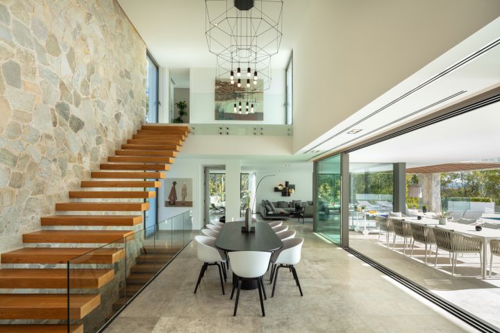 Villa con 5 dormitorios y 5 baños - Casa moderna a medida con diseño moderno