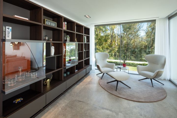 Villa con 5 dormitorios y 5 baños - Casa moderna a medida con diseño moderno