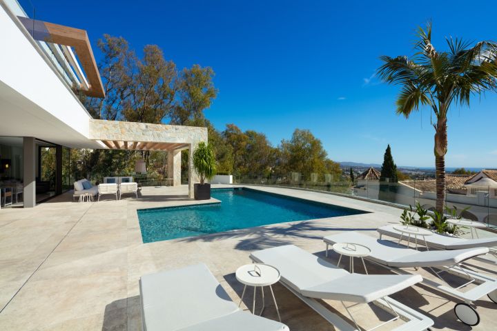 Villa con 5 dormitorios y 5 baños - Casa moderna a medida con diseño moderno