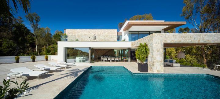 Villa con 5 dormitorios y 5 baños - Casa moderna a medida con diseño moderno