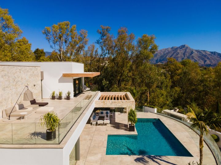 Villa con 5 dormitorios y 5 baños - Casa moderna a medida con diseño moderno