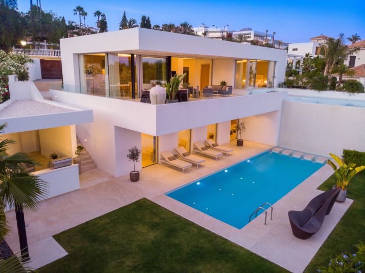 La Quinta 106 - Modern Elegant Villa in a Gated Community