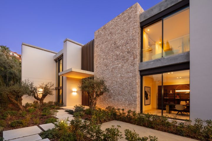 The Hills 9 - Elegant Luxury Property with a Prime Location