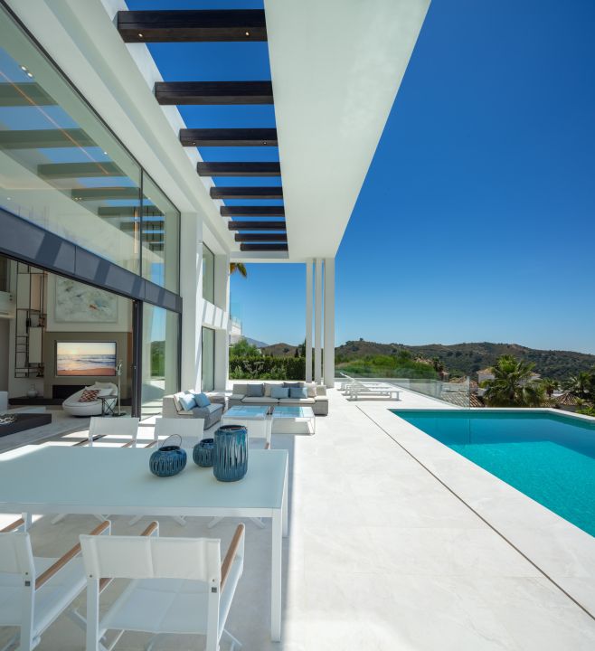 La Quinta 27 - Modern Contemporary Property with Andalusian Charm in La Quinta