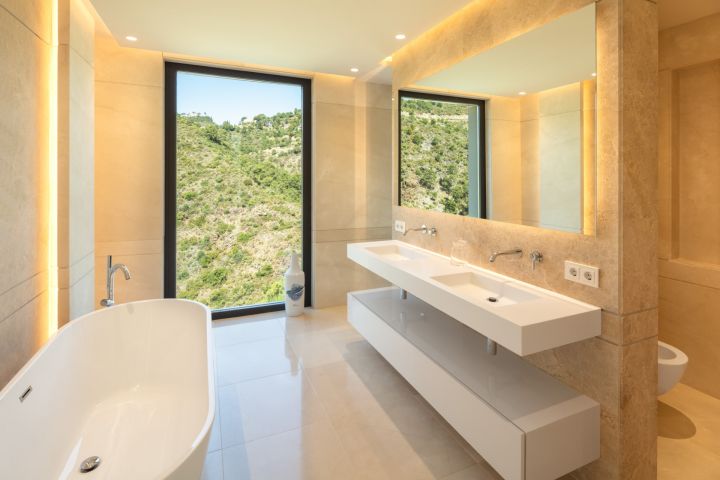 La Quinta 27 - Modern Contemporary Property with Andalusian Charm in La Quinta