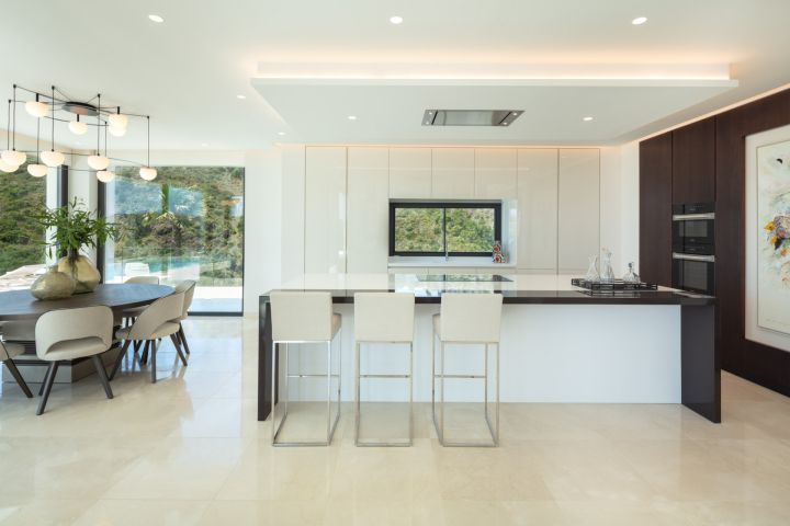 La Quinta 27 - Modern Contemporary Property with Andalusian Charm in La Quinta