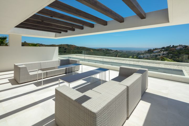 La Quinta 27 - Modern Contemporary Property with Andalusian Charm in La Quinta