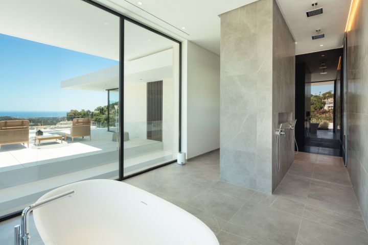 Villa Sienna - Bespoke Luxury Property on the Frontline of a Golf Course