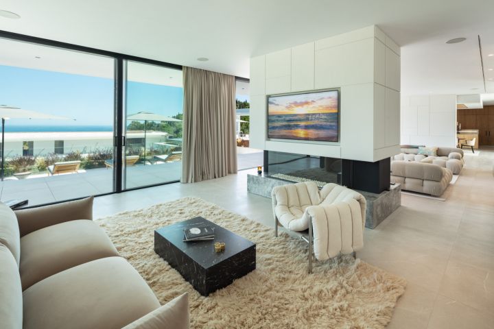 Villa Sienna - Bespoke Luxury Property on the Frontline of a Golf Course