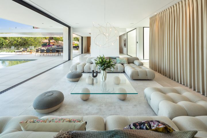 Villa Sienna - Bespoke Luxury Property on the Frontline of a Golf Course