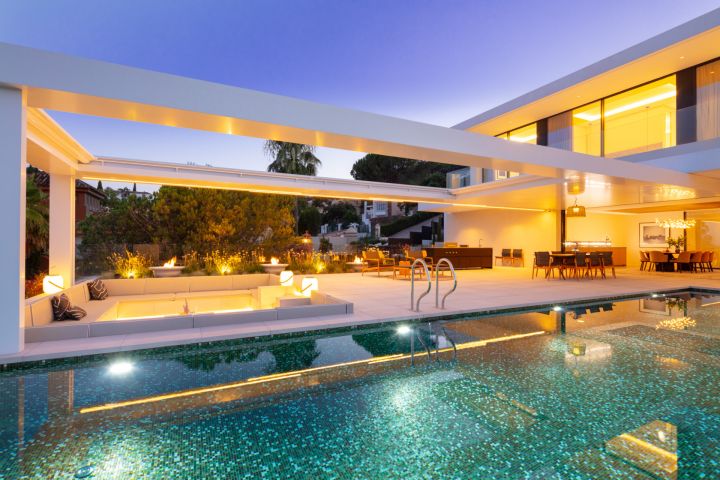 Villa Sienna - Bespoke Luxury Property on the Frontline of a Golf Course